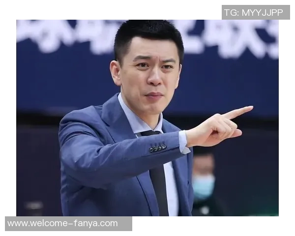 杨鸣被驱逐引发媒体热议其高昂斗志与潜在惩罚成焦点