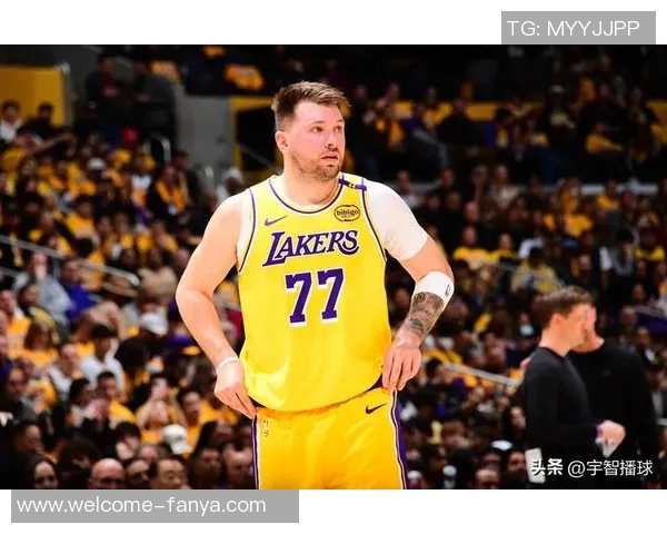 湖人击败快船东契奇展现无与伦比的统治力与领导能力